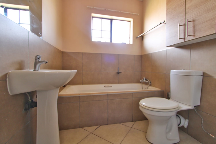 3 Bedroom Property for Sale in Noordwyk Gauteng