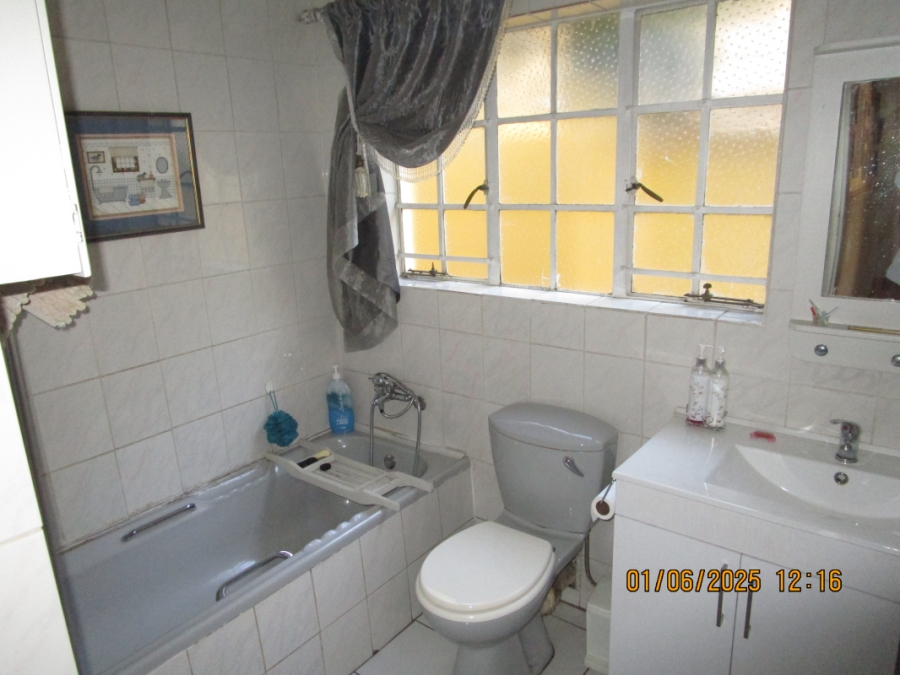 5 Bedroom Property for Sale in Isandovale Gauteng
