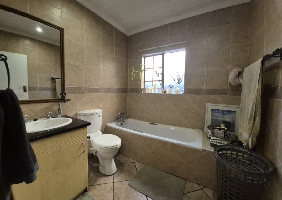 2 Bedroom Property for Sale in Equestria Gauteng