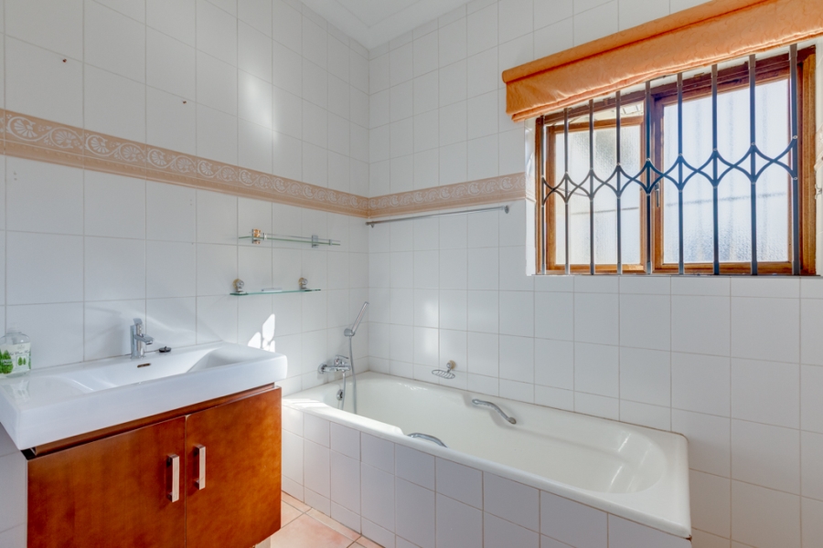 To Let 3 Bedroom Property for Rent in Parkview Gauteng