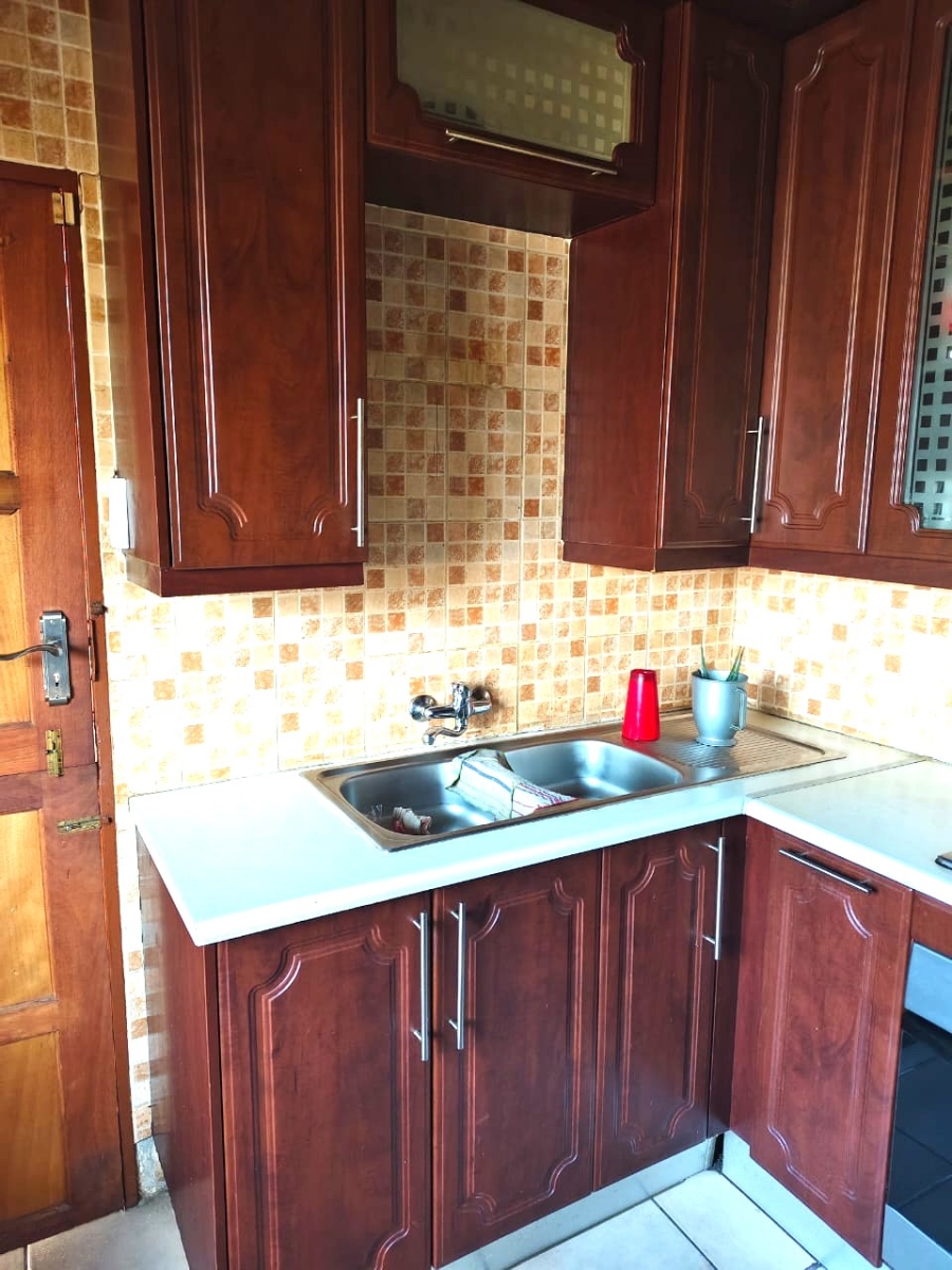 3 Bedroom Property for Sale in Clayville Gauteng