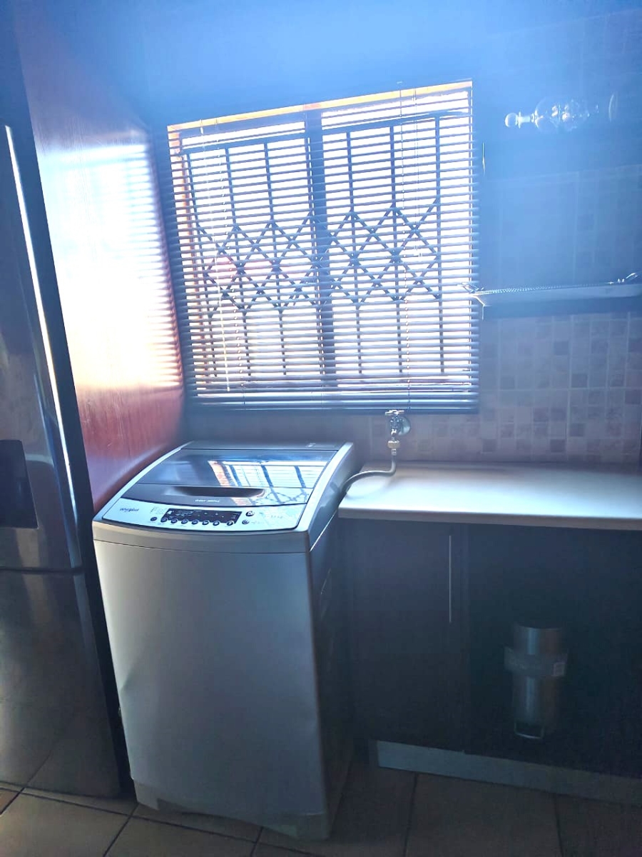 3 Bedroom Property for Sale in Clayville Gauteng
