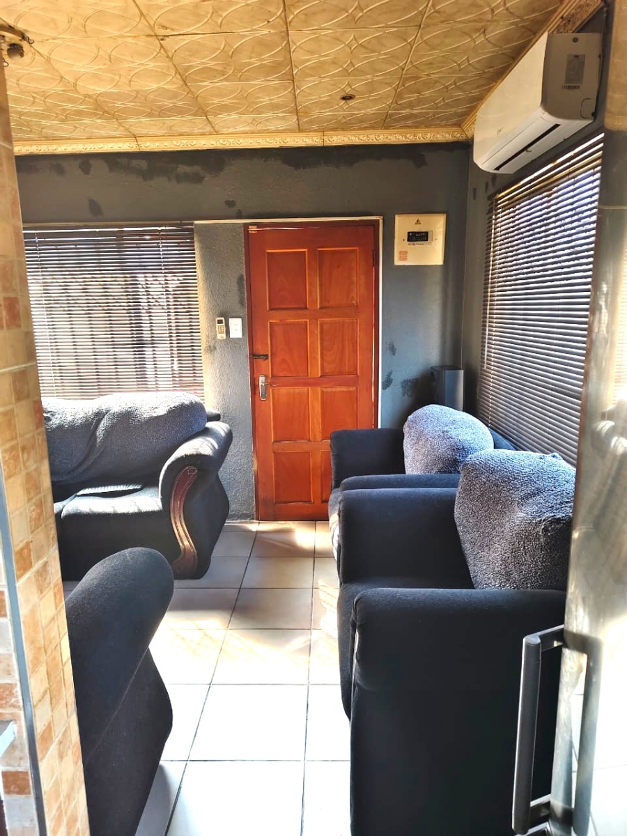 3 Bedroom Property for Sale in Clayville Gauteng