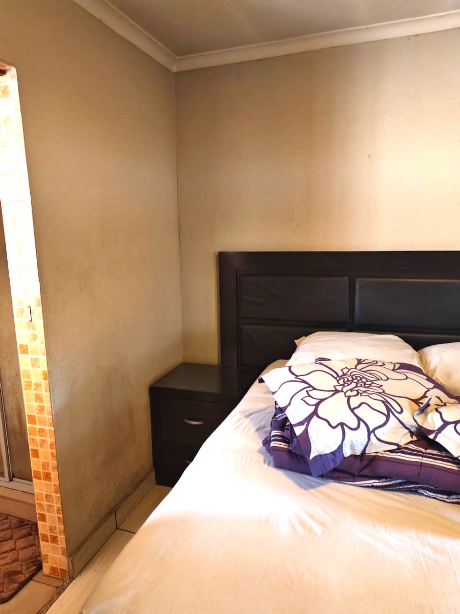 3 Bedroom Property for Sale in Clayville Gauteng
