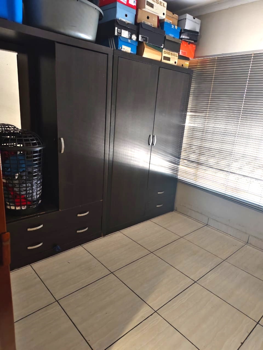3 Bedroom Property for Sale in Clayville Gauteng