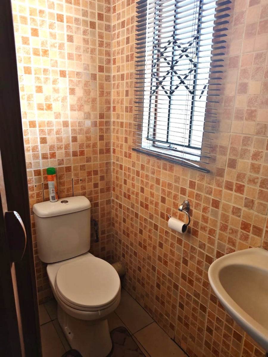 3 Bedroom Property for Sale in Clayville Gauteng