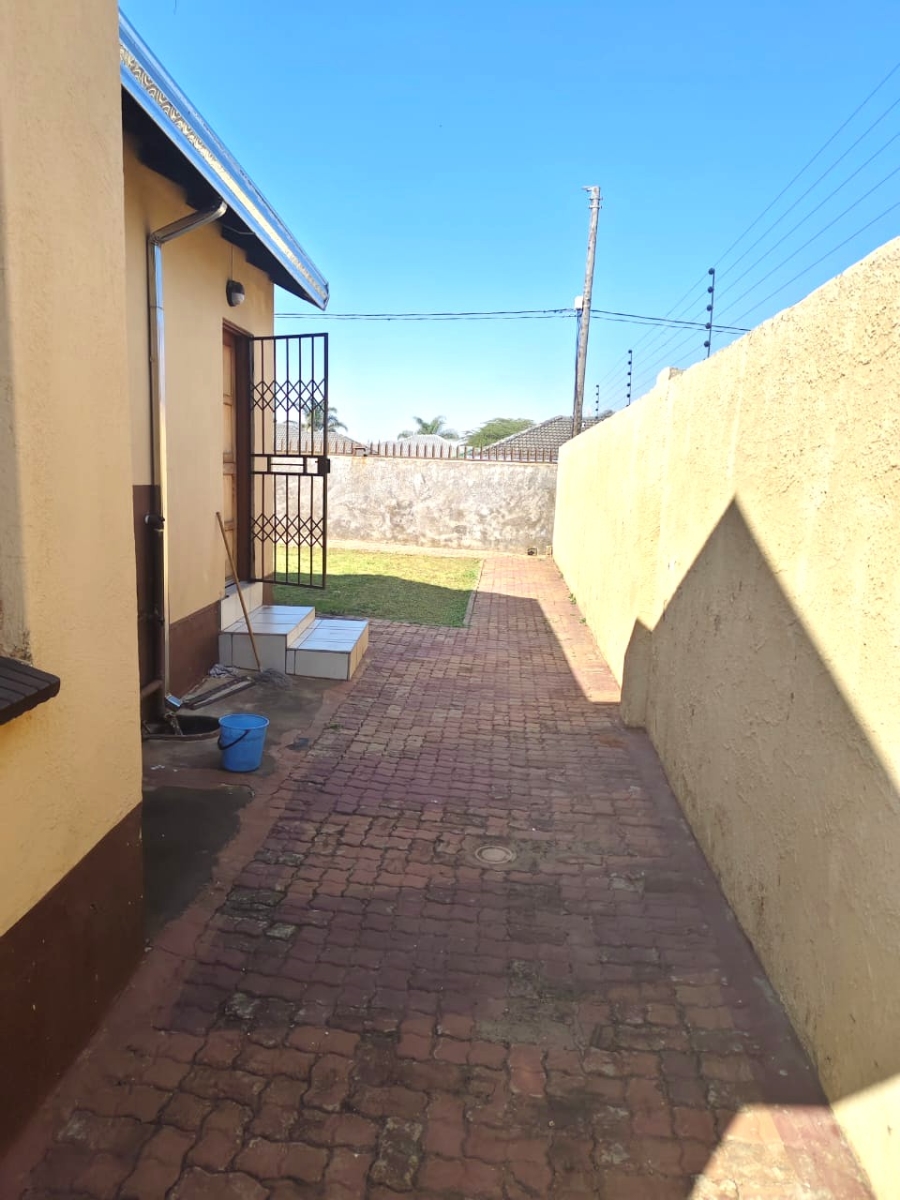 3 Bedroom Property for Sale in Clayville Gauteng