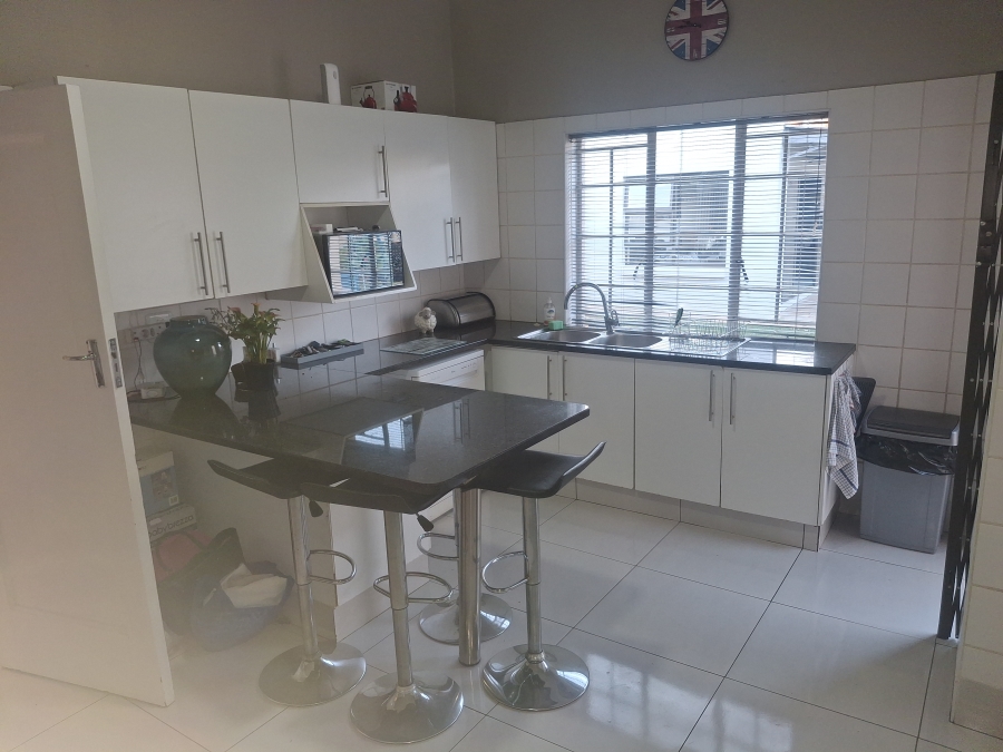 3 Bedroom Property for Sale in Airfield Gauteng