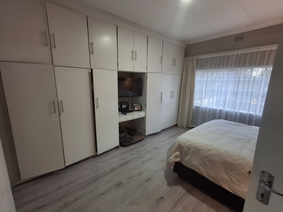 3 Bedroom Property for Sale in Airfield Gauteng