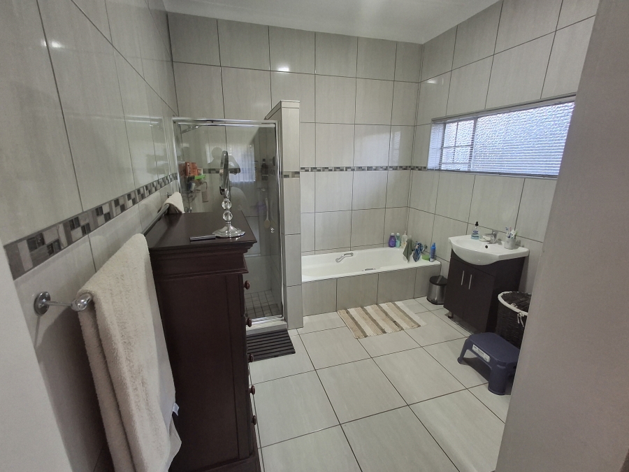 3 Bedroom Property for Sale in Airfield Gauteng