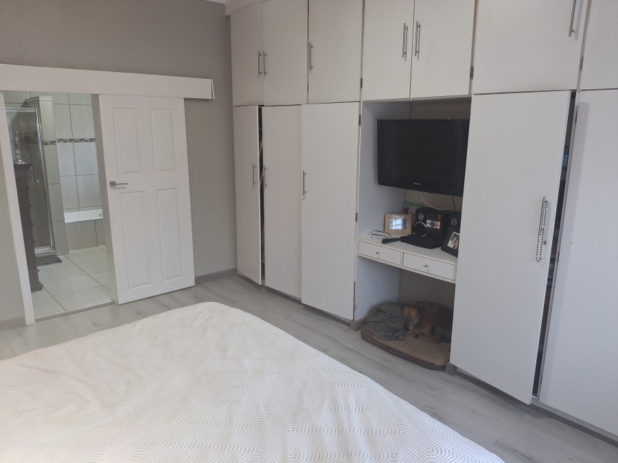 3 Bedroom Property for Sale in Airfield Gauteng