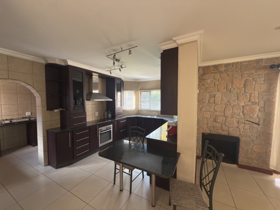 4 Bedroom Property for Sale in Ruimsig Country Estate Gauteng