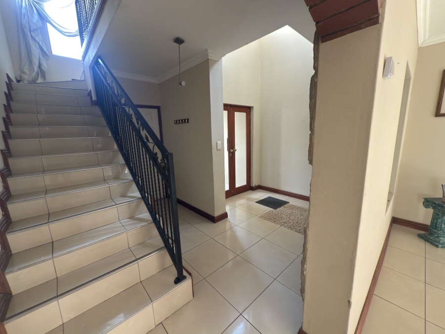 4 Bedroom Property for Sale in Ruimsig Country Estate Gauteng