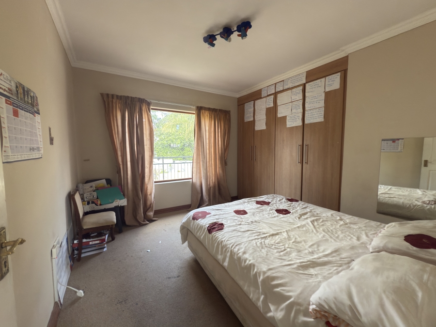 4 Bedroom Property for Sale in Ruimsig Country Estate Gauteng