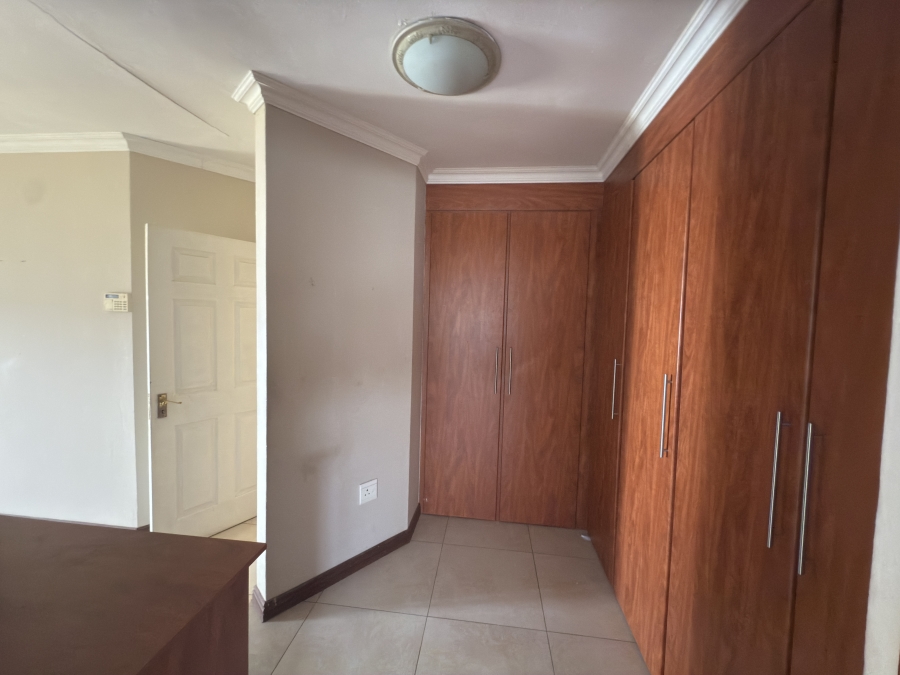4 Bedroom Property for Sale in Ruimsig Country Estate Gauteng
