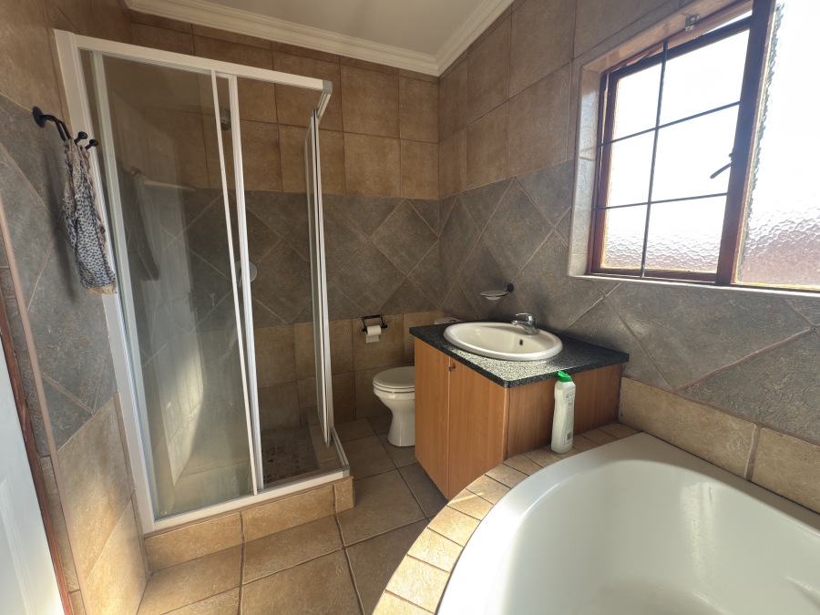 4 Bedroom Property for Sale in Ruimsig Country Estate Gauteng