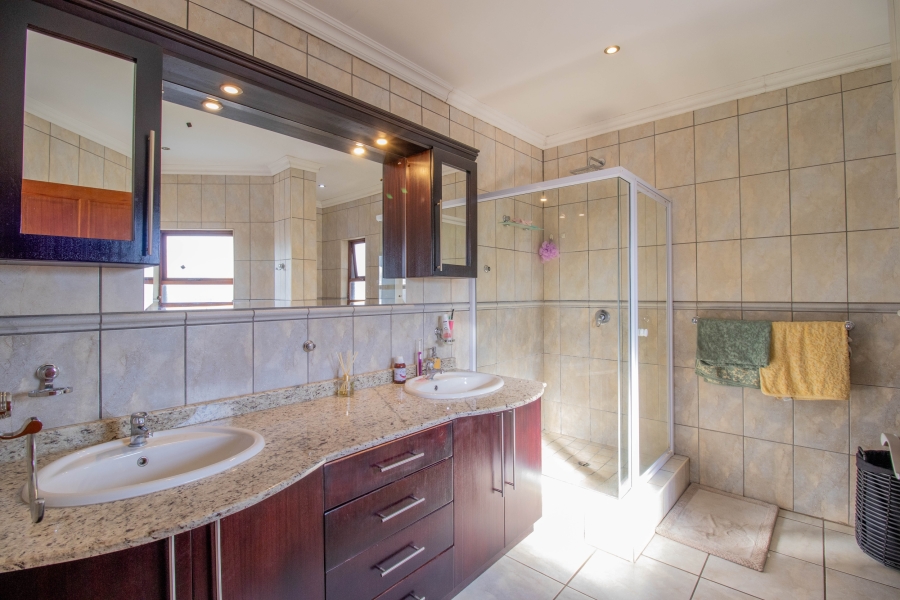 4 Bedroom Property for Sale in Ruimsig Gauteng