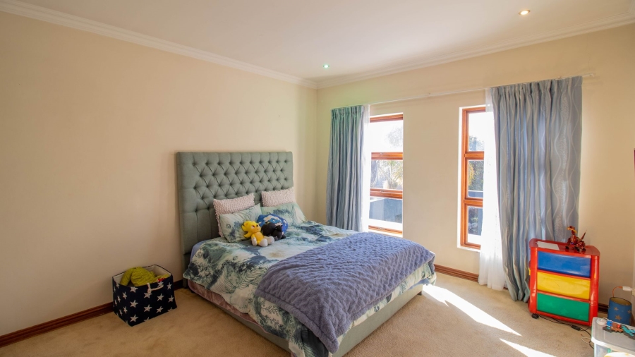 4 Bedroom Property for Sale in Ruimsig Gauteng