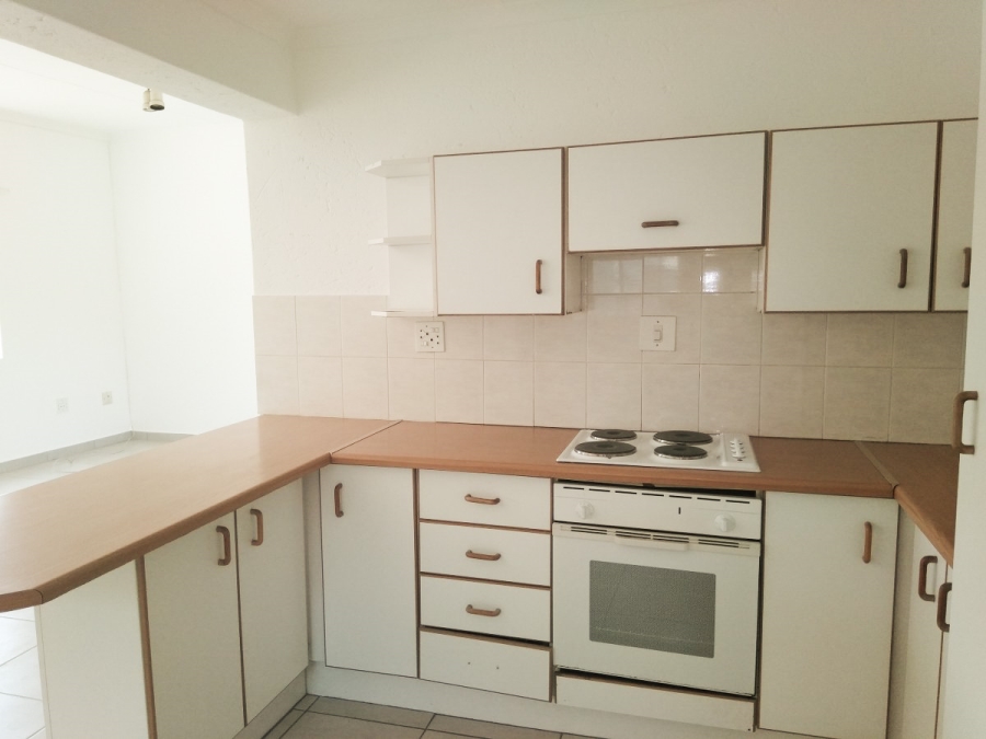 To Let 2 Bedroom Property for Rent in Weltevreden Park Gauteng