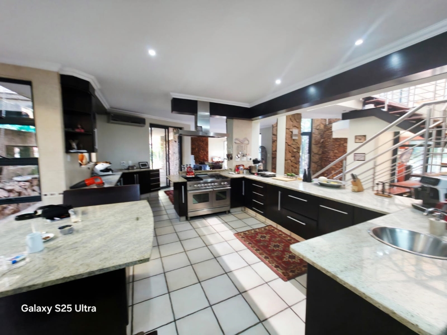 6 Bedroom Property for Sale in Magalieskruin Gauteng