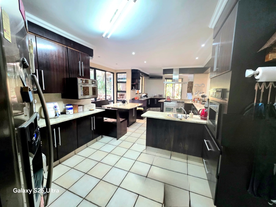 6 Bedroom Property for Sale in Magalieskruin Gauteng