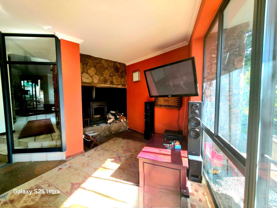6 Bedroom Property for Sale in Magalieskruin Gauteng