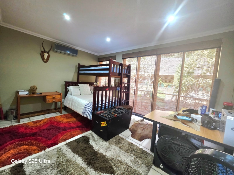 6 Bedroom Property for Sale in Magalieskruin Gauteng