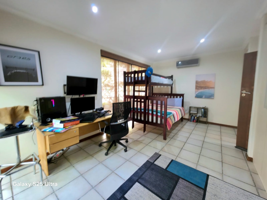 6 Bedroom Property for Sale in Magalieskruin Gauteng