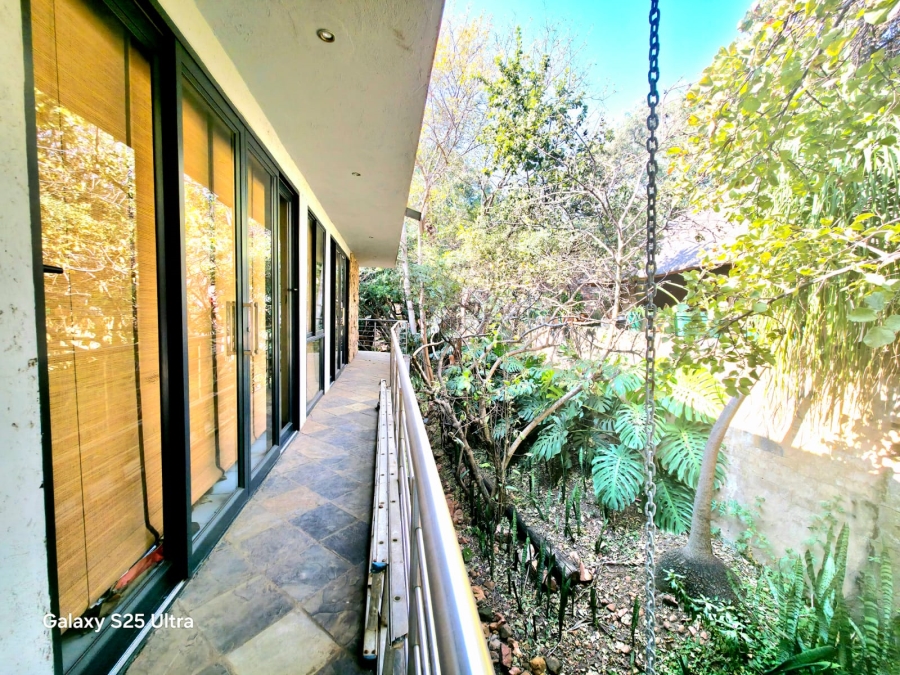 6 Bedroom Property for Sale in Magalieskruin Gauteng