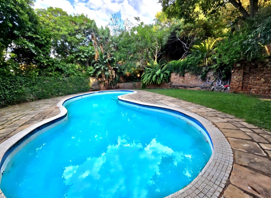 6 Bedroom Property for Sale in Magalieskruin Gauteng