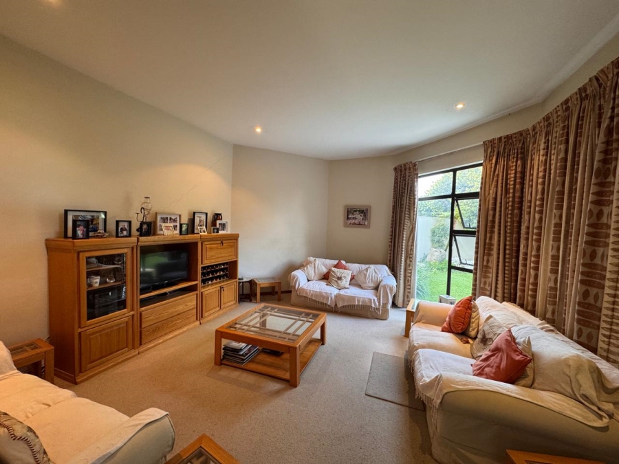 3 Bedroom Property for Sale in Silver Lakes Golf Estate Gauteng