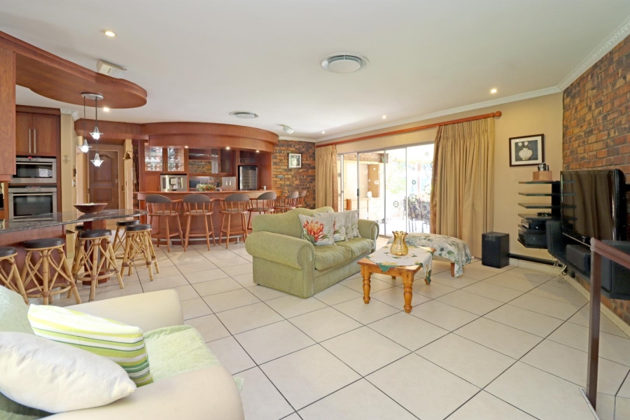 4 Bedroom Property for Sale in Paulshof Gauteng