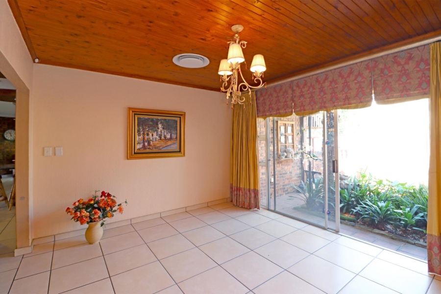 4 Bedroom Property for Sale in Paulshof Gauteng