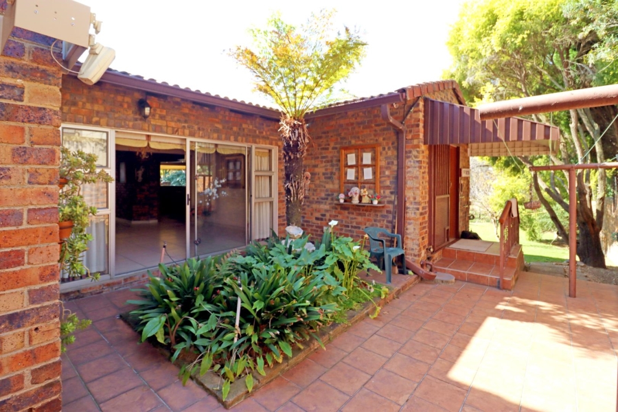 4 Bedroom Property for Sale in Paulshof Gauteng
