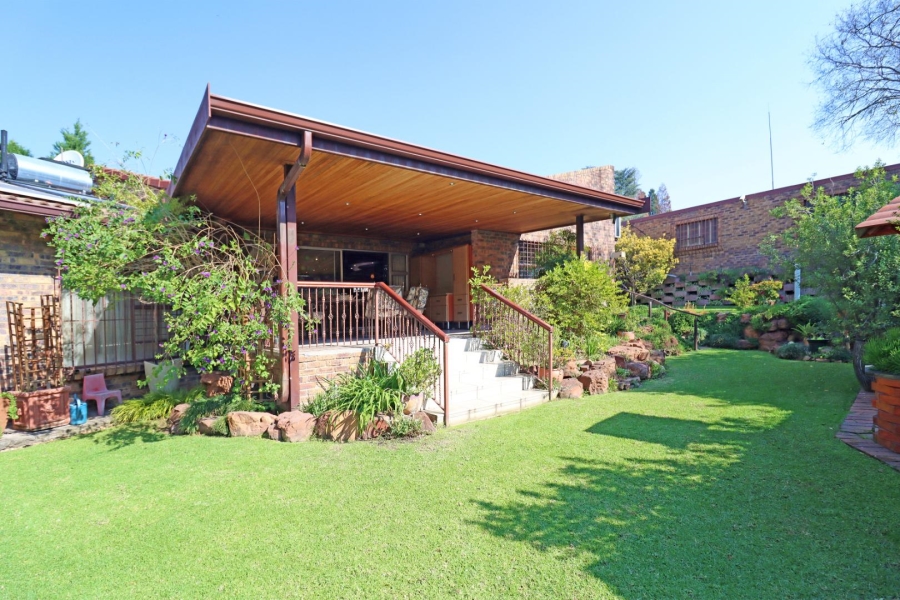 4 Bedroom Property for Sale in Paulshof Gauteng