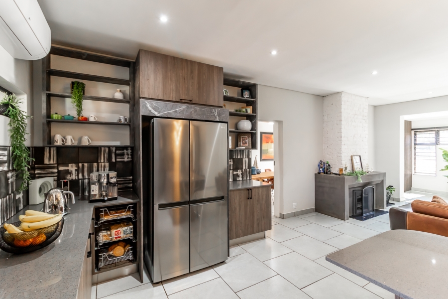 4 Bedroom Property for Sale in Waverley Gauteng