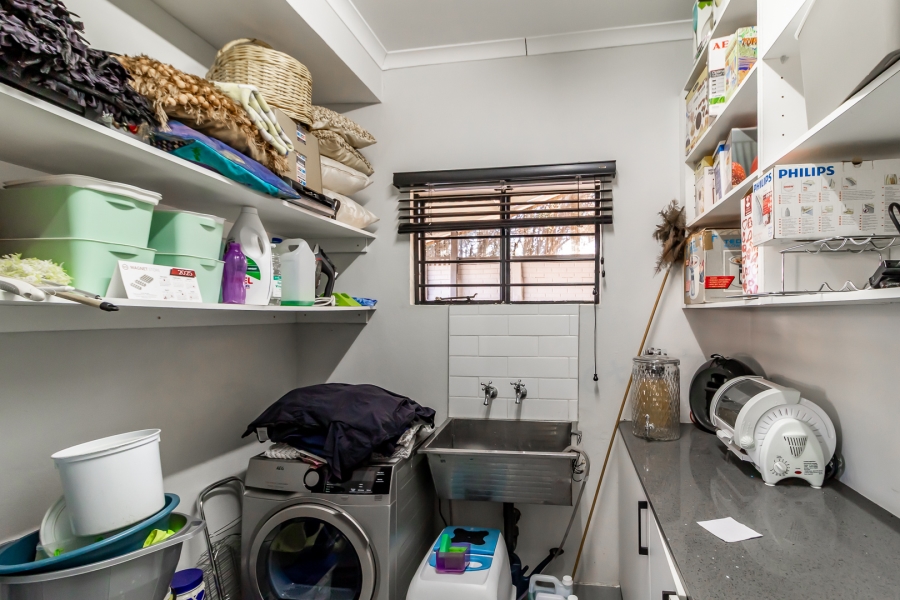 4 Bedroom Property for Sale in Waverley Gauteng