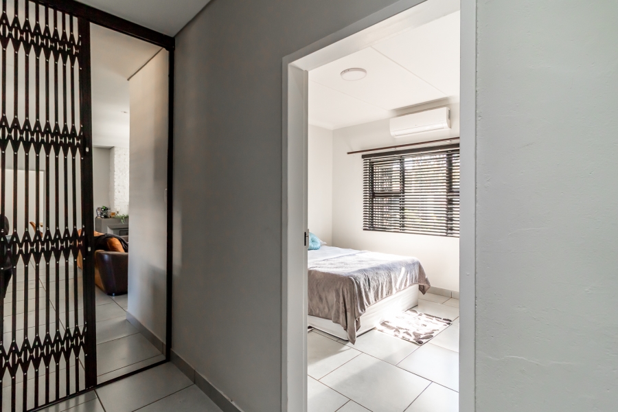 4 Bedroom Property for Sale in Waverley Gauteng