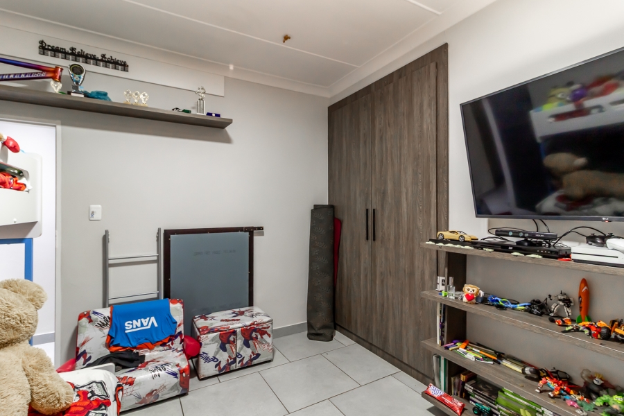 4 Bedroom Property for Sale in Waverley Gauteng