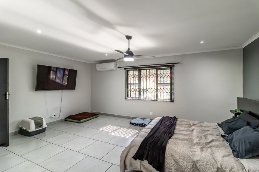 4 Bedroom Property for Sale in Waverley Gauteng