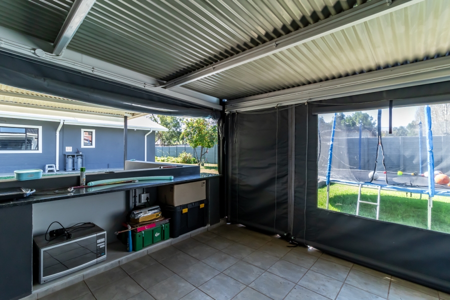 4 Bedroom Property for Sale in Waverley Gauteng
