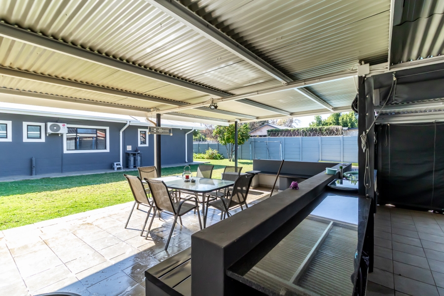 4 Bedroom Property for Sale in Waverley Gauteng