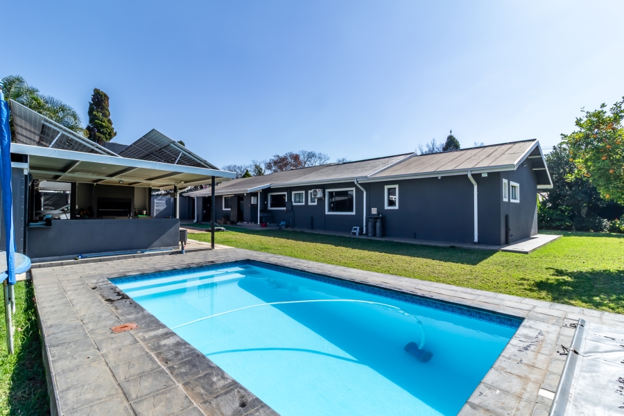 4 Bedroom Property for Sale in Waverley Gauteng