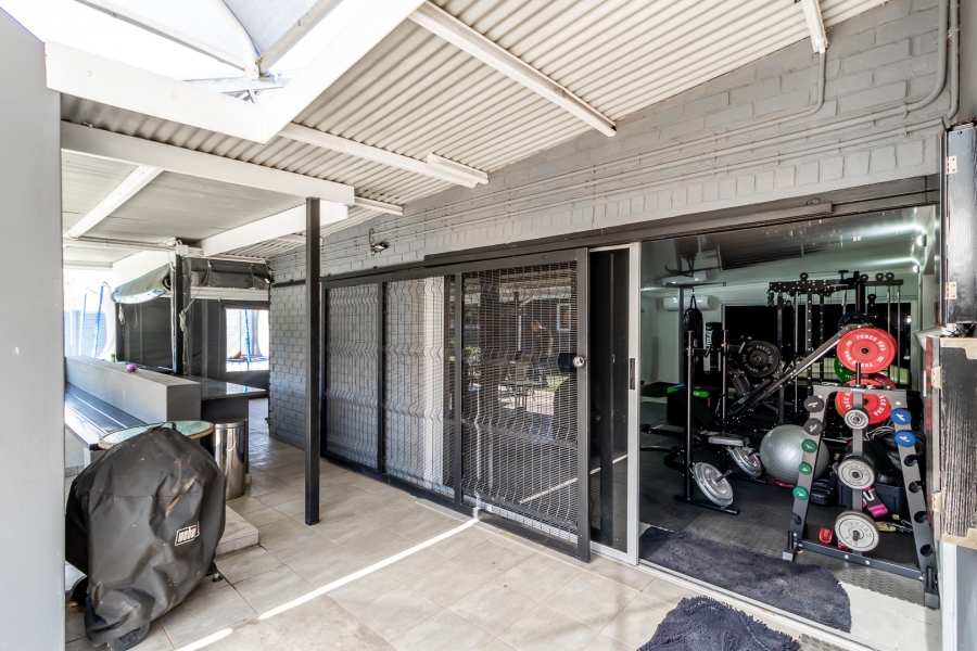 4 Bedroom Property for Sale in Waverley Gauteng