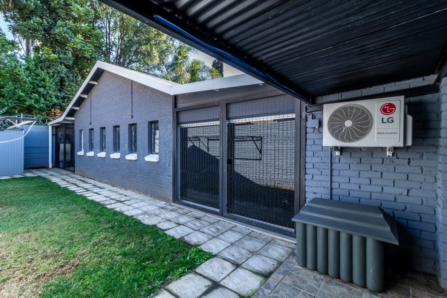 4 Bedroom Property for Sale in Waverley Gauteng