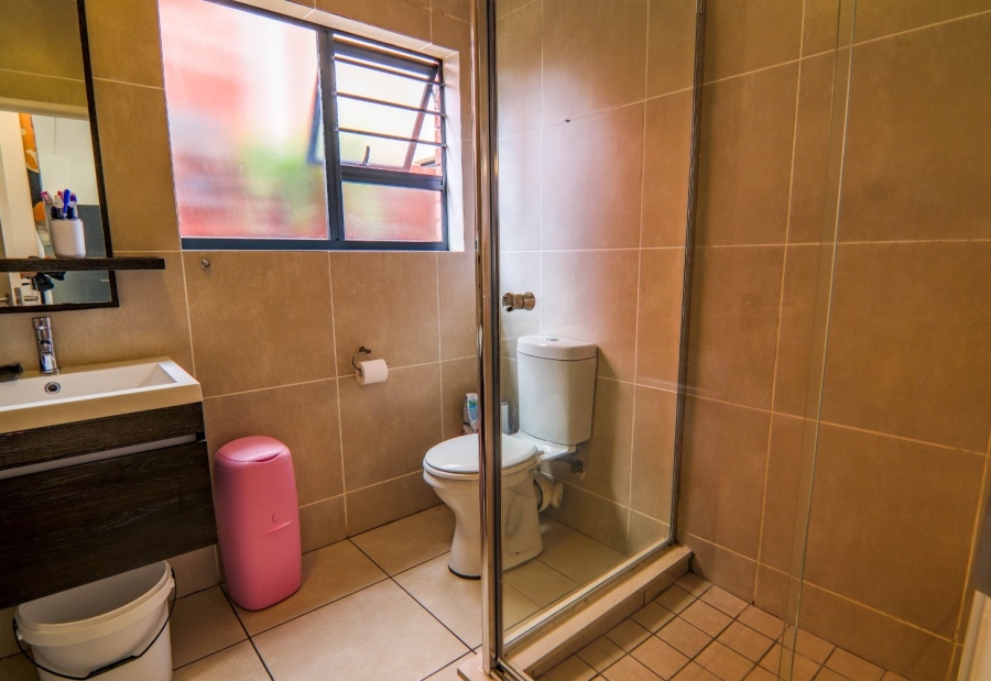 3 Bedroom Property for Sale in Greenstone Crest Gauteng