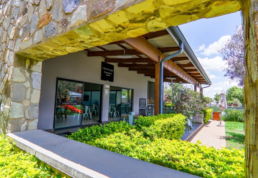 3 Bedroom Property for Sale in Greenstone Crest Gauteng