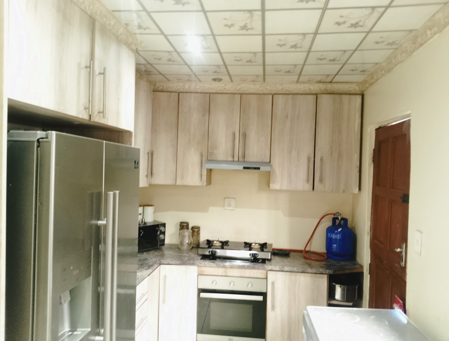 4 Bedroom Property for Sale in Etwatwa Gauteng