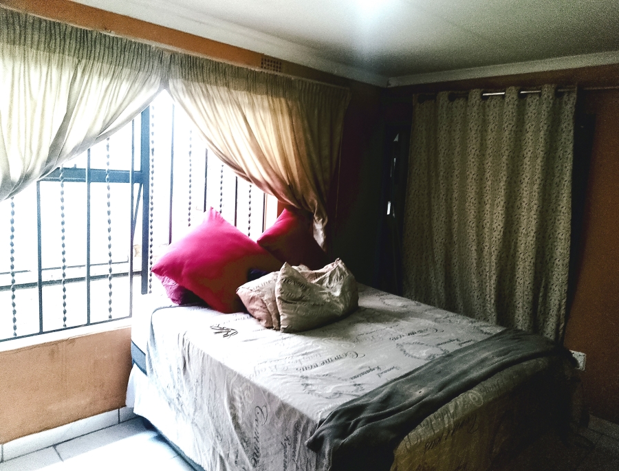 4 Bedroom Property for Sale in Etwatwa Gauteng