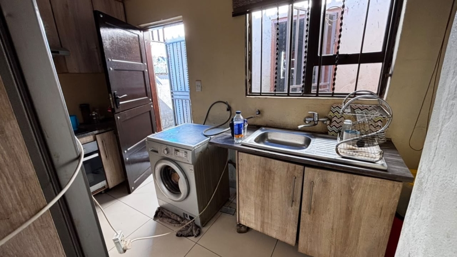4 Bedroom Property for Sale in Etwatwa Gauteng
